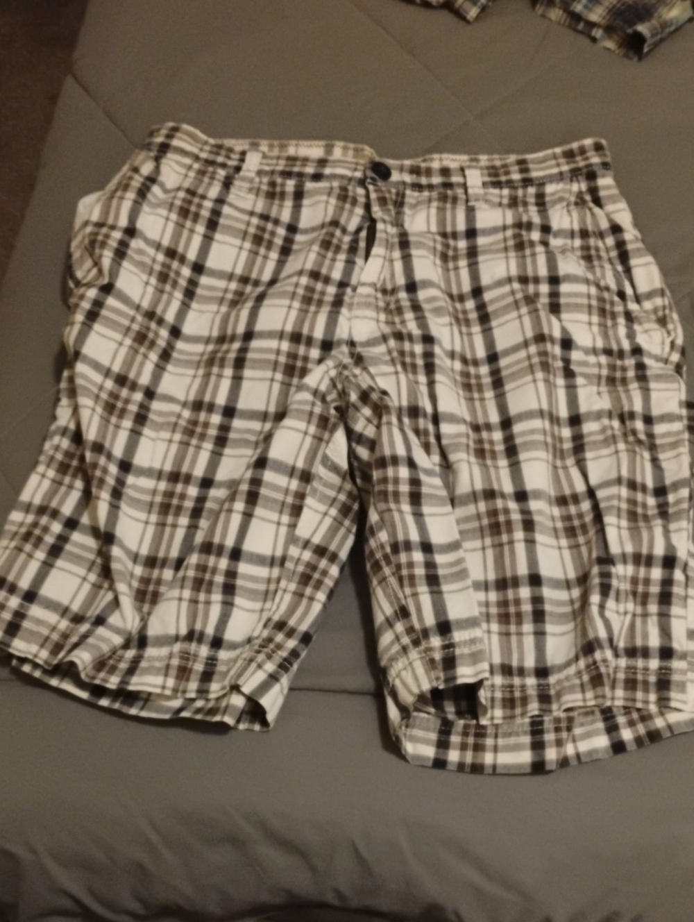Sonoma Plaid Cargo Shorts - White & Brown
